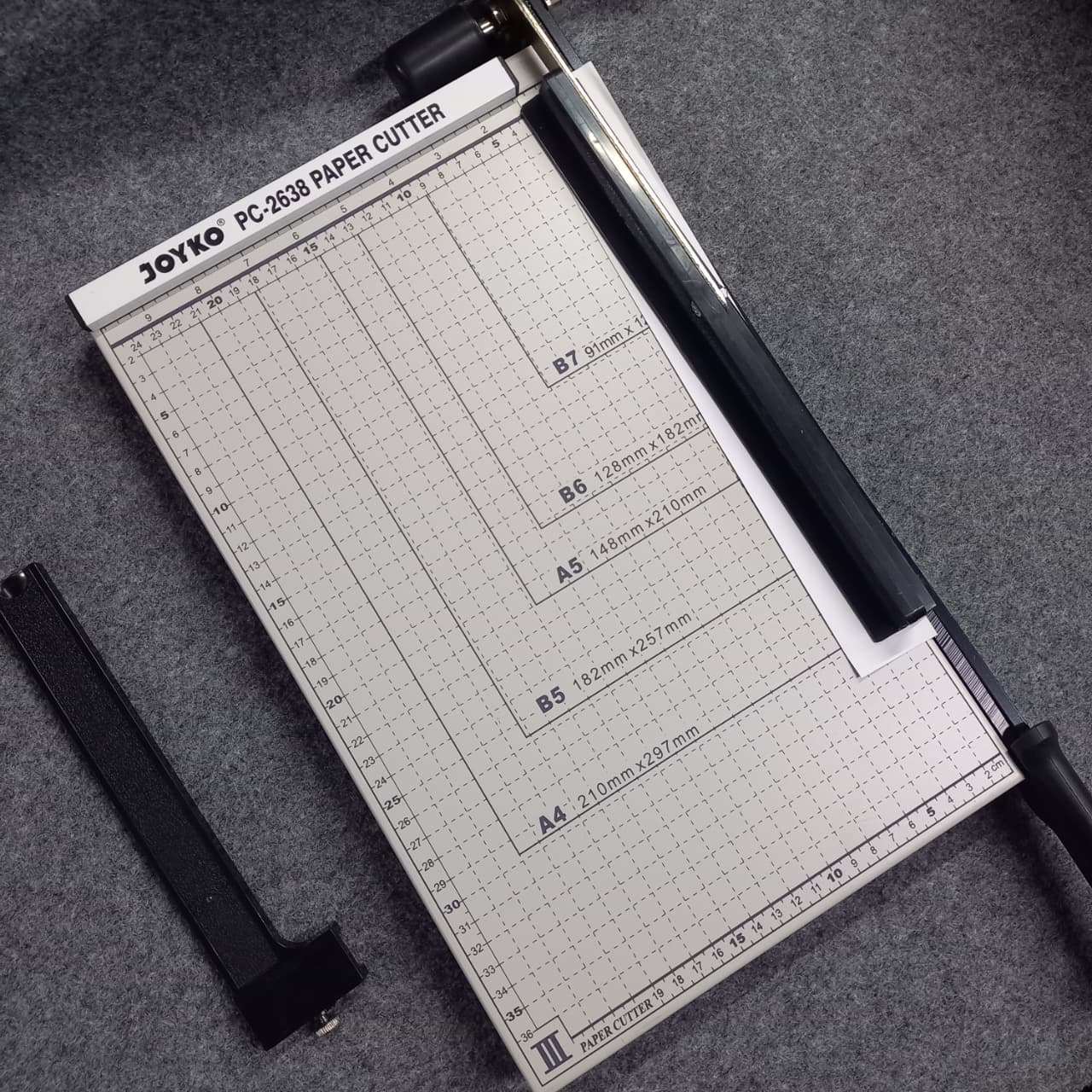 Pemotong Kertas / Paper Cutter Joyko F4 PC-2638